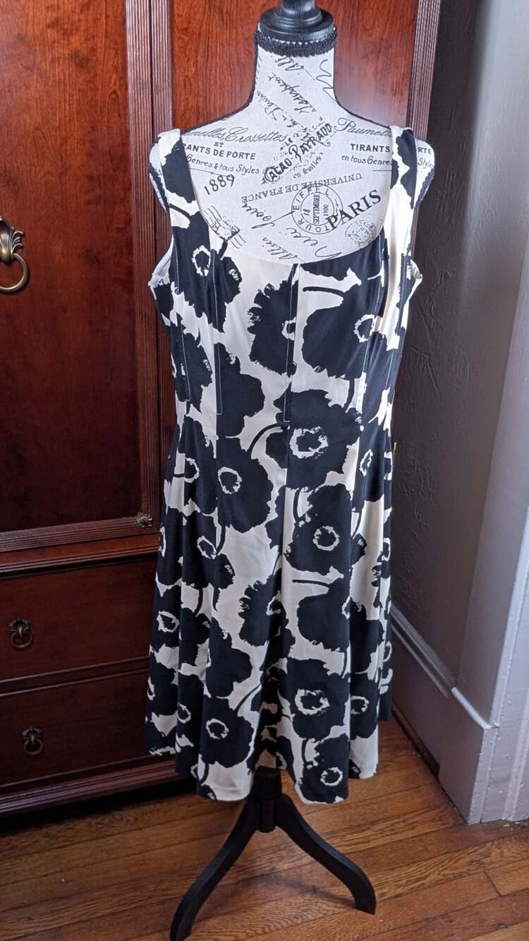 Nine West Black and White Floral Print Sleeveless Dress